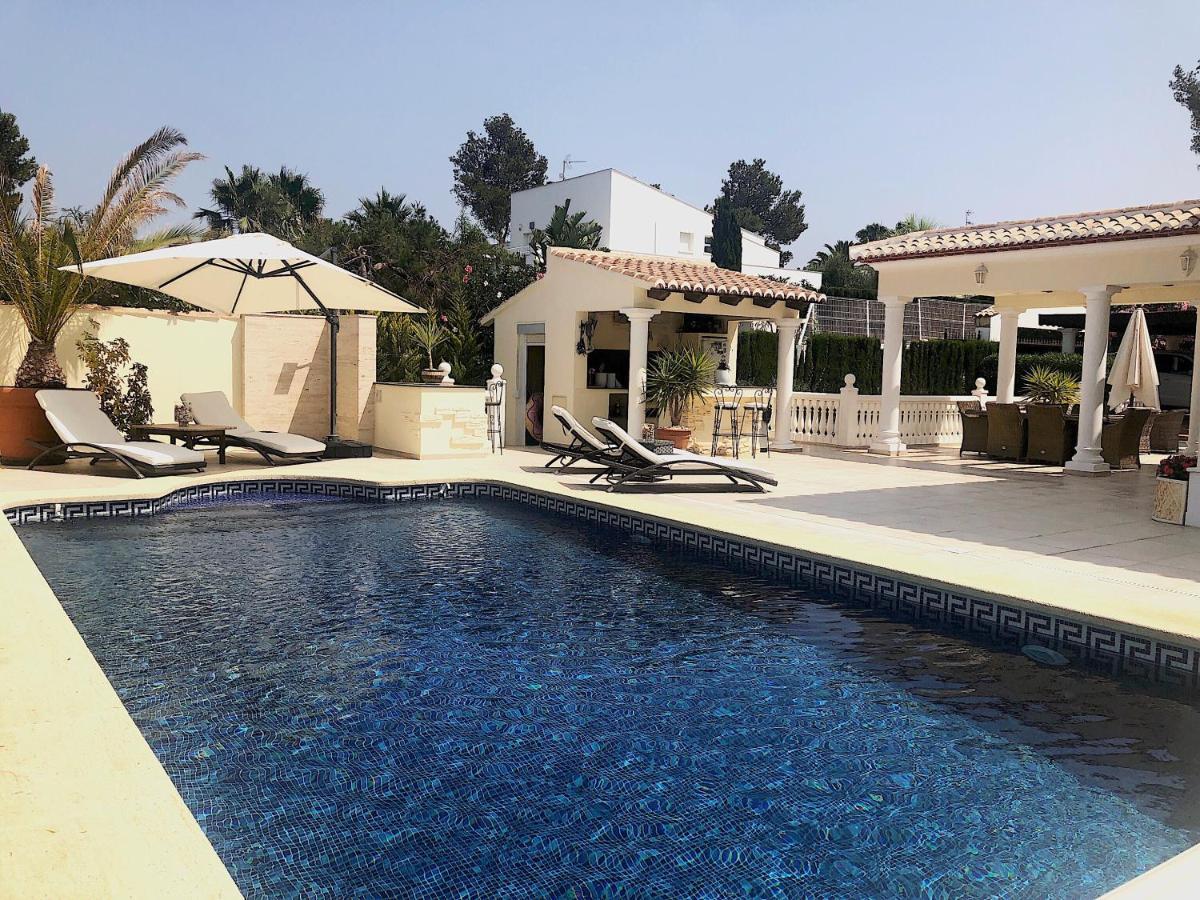 Luxurious In With Private Swimming Pool&garden Apartamento Jávea